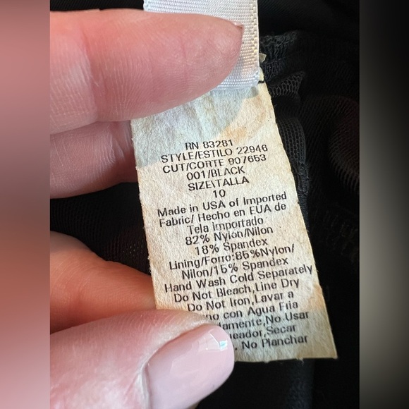 Shape Detector women’s Black One-Piece Swimsuit, slimming, made in USA, EUC - Picture 5 of 6